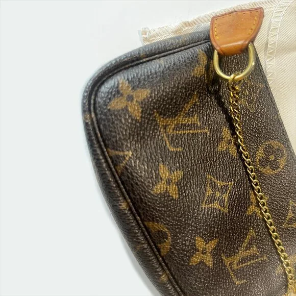 Vintage, Rare Louis Vuitton Monogram Mini Pochette Accessoires, Wristlet - Picture 7 of 8
